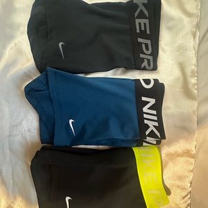 pack of 3 nike pros BRAND NEW